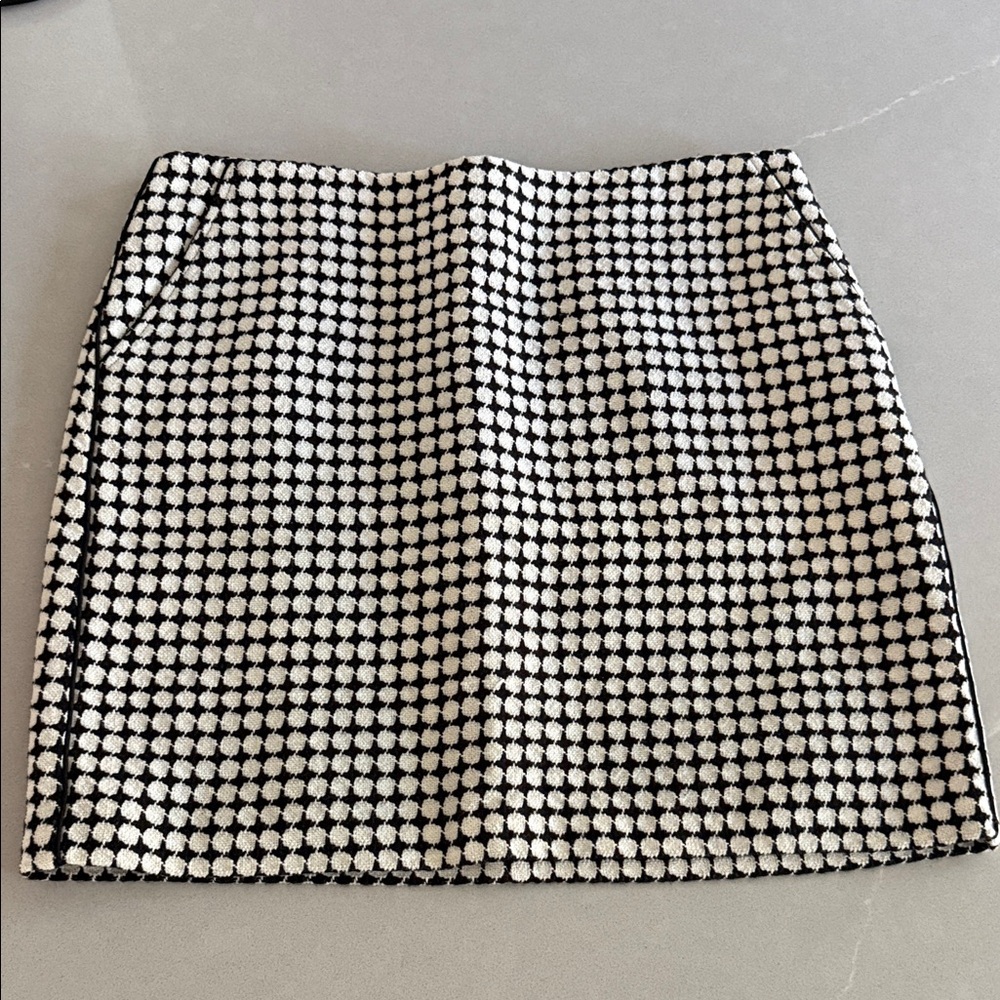 Banana Republic Black and White Patterned Mini Skirt